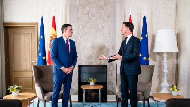 Pedro Sánchez y Mark Rutte, durante su reunión del lunes en La Haya