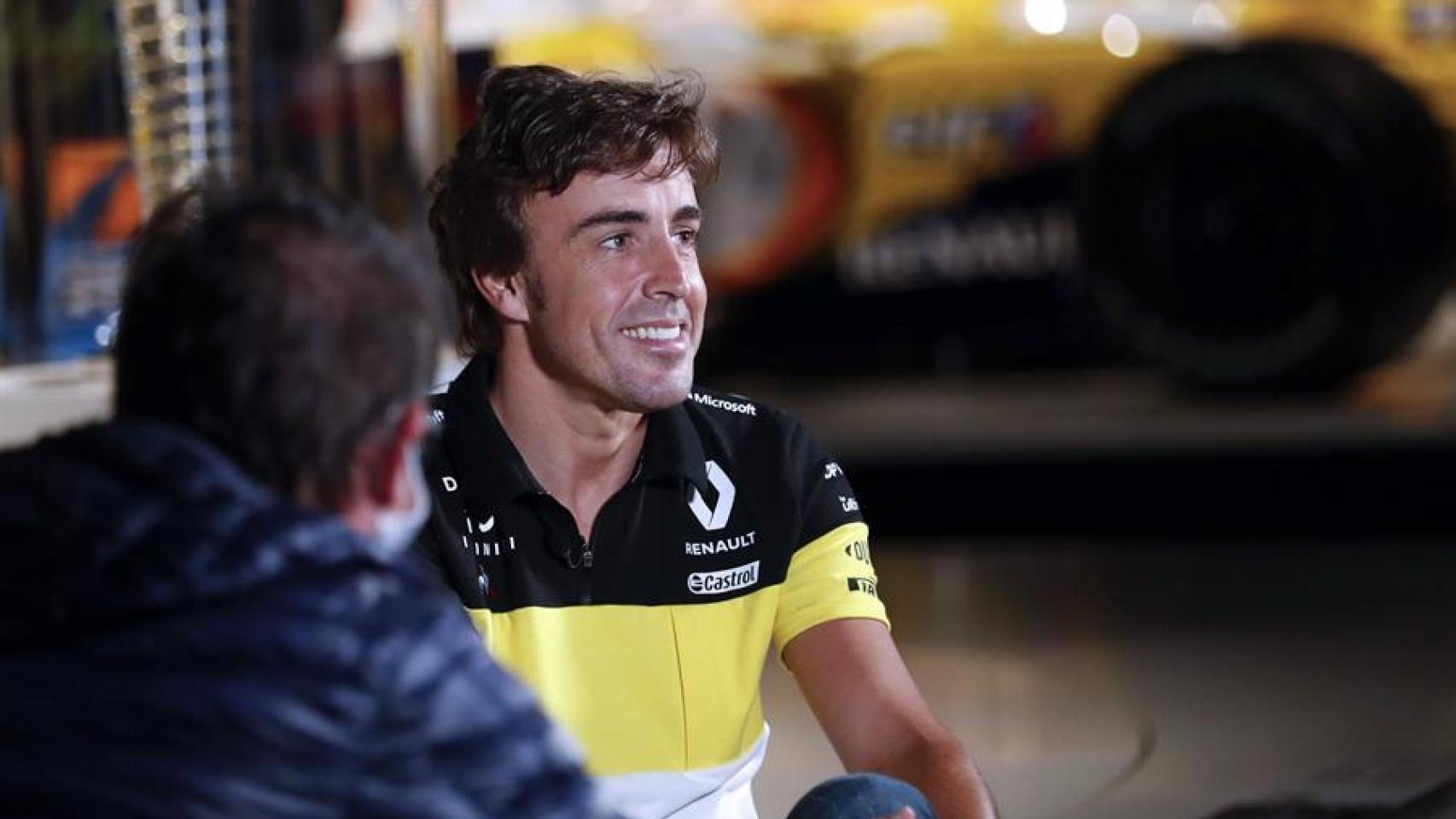 Fernando Alonso durante una entrevista tras el anuncio de su fichaje por Renault F1