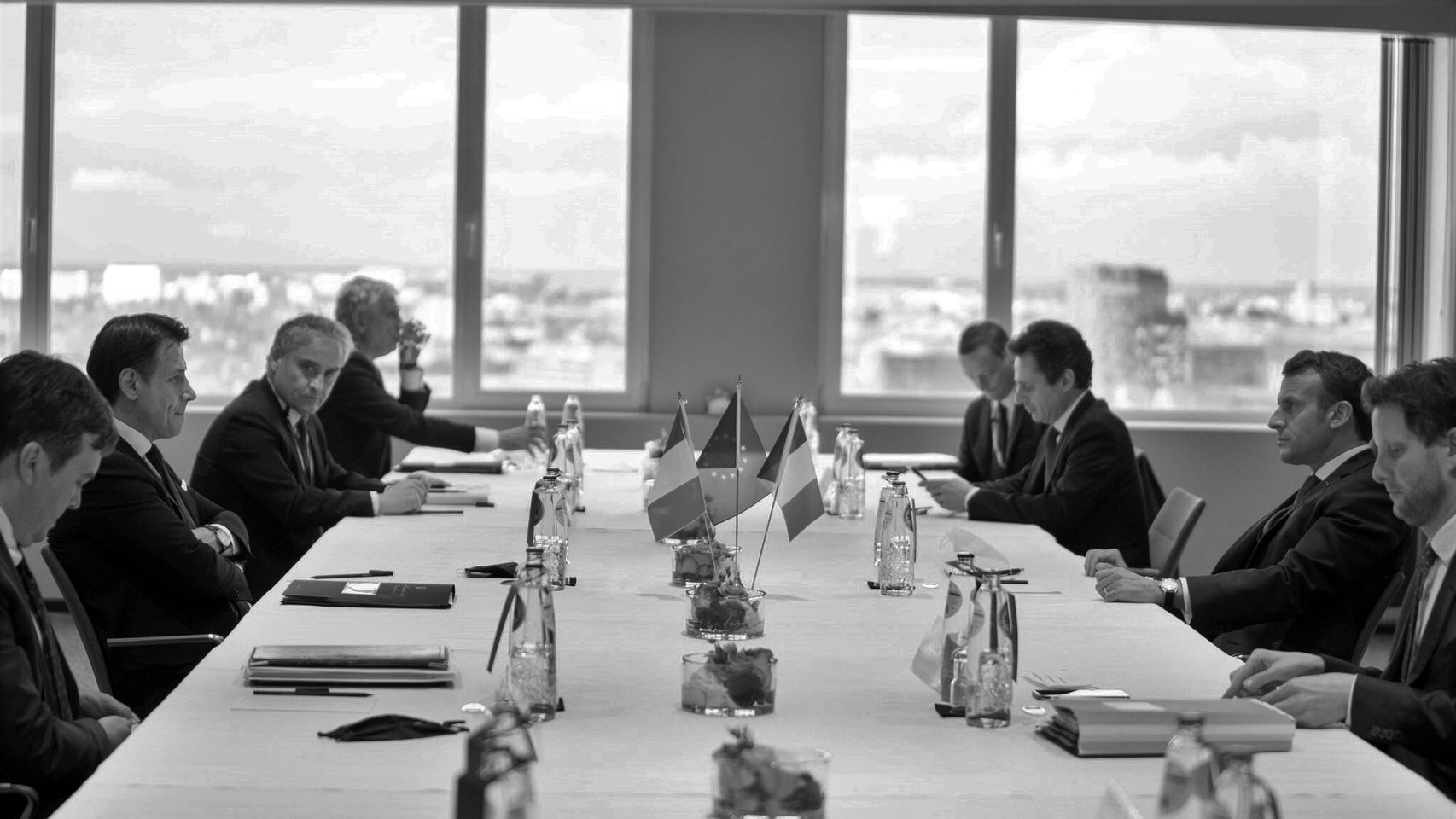 Giuseppe Conte en su reunión bilateral con Emmanuel Macron.