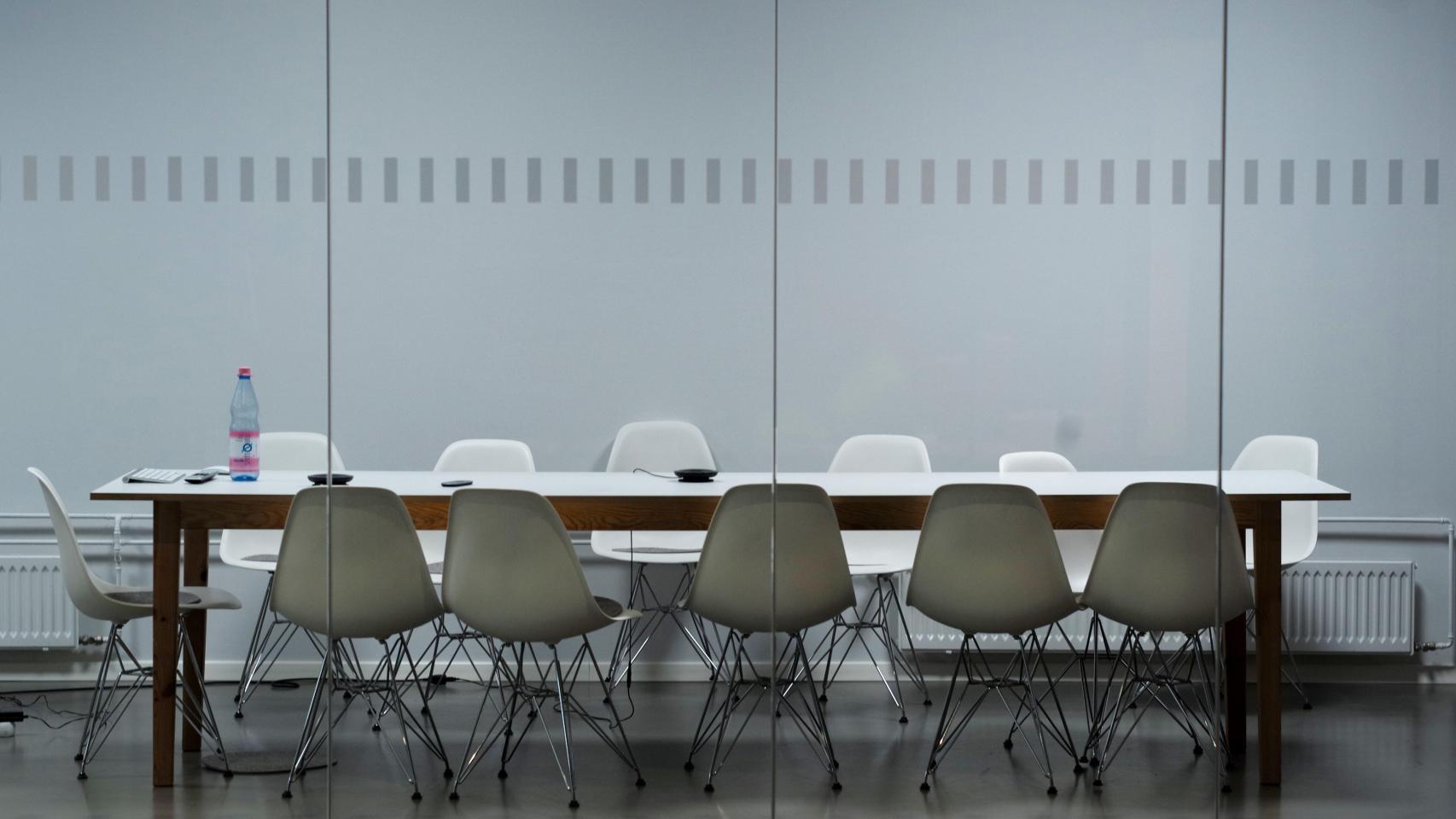 La mesa ha recogido hasta 100 propuestas de directivos y personalidades influyentes en apenas un mes.