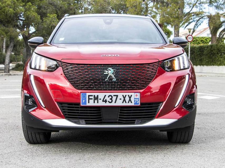 Cuenta con un motor de 100 kW.