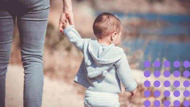 Una madre con su bebé.