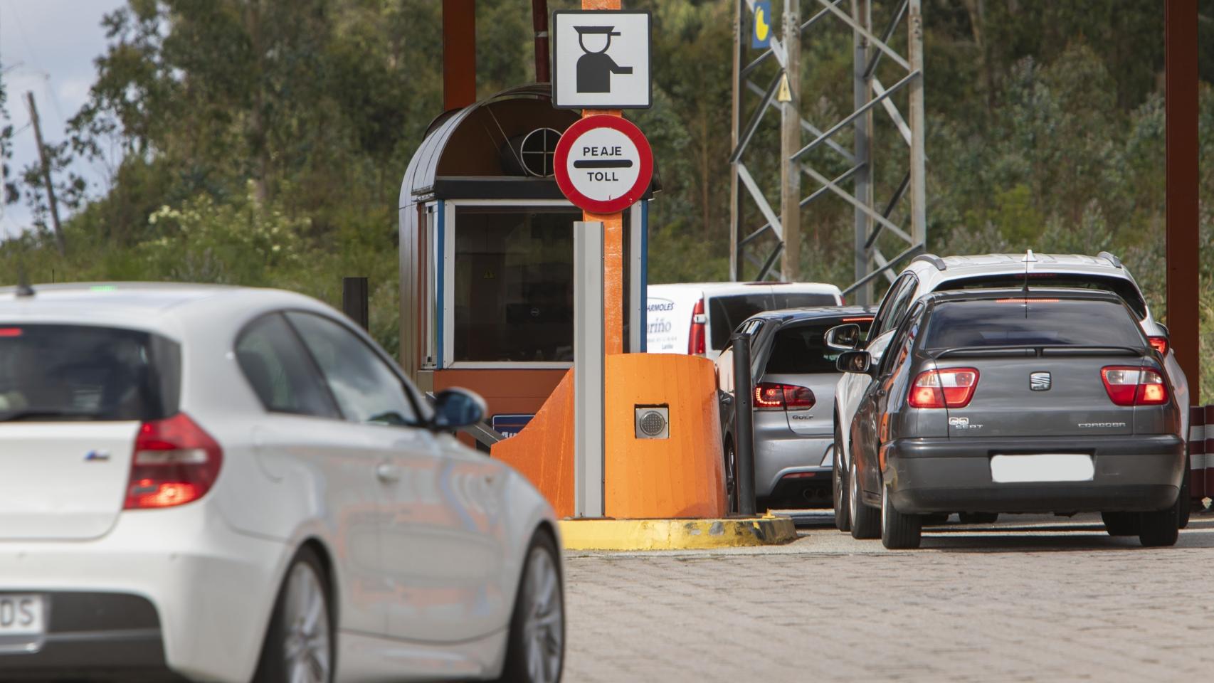 Imagen de una autopista de peaje.
