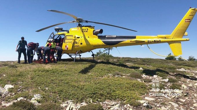 Imagen de archivo de un helicóptero de rescate de montaña del 112