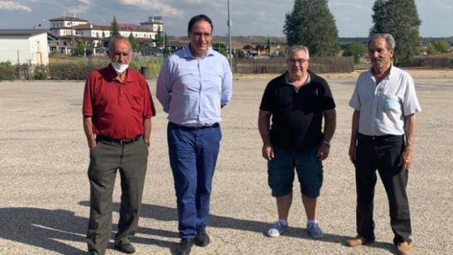 Benjamín Prieto en su visita a Cañada Juncosa