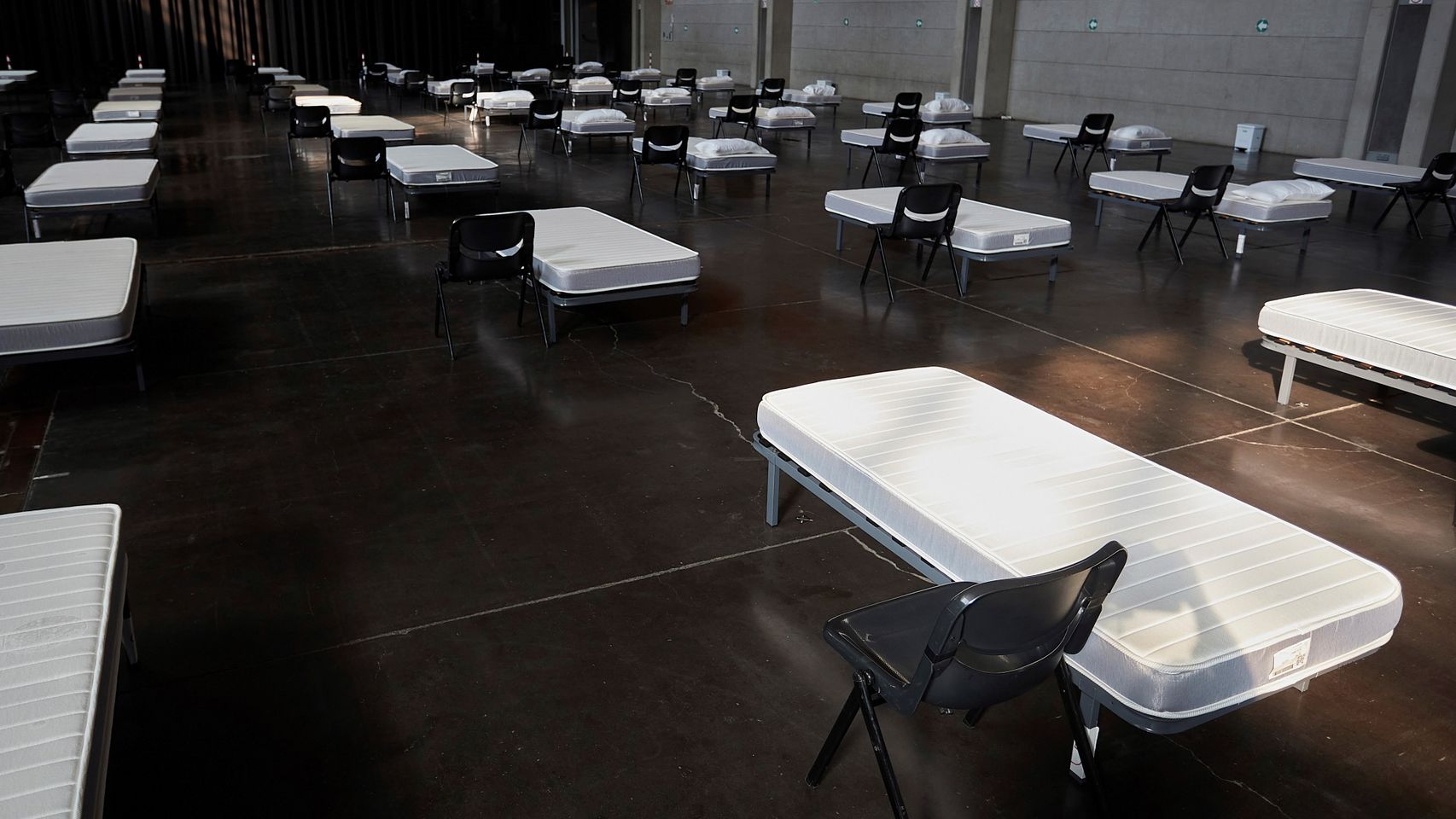 Vista de la sala multiusos del Auditorio de Zaragoza acondicionada para acoger pacientes asintomáticos