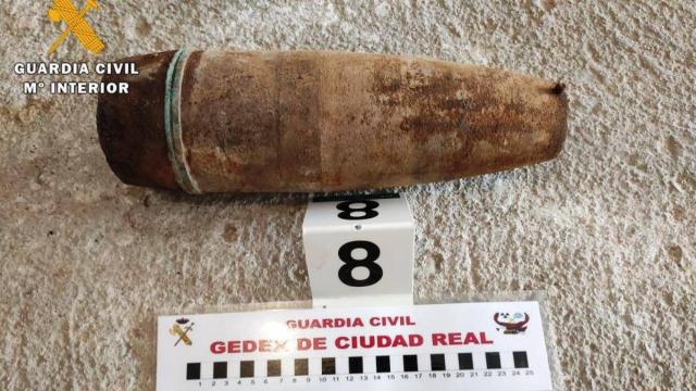 Uno de los doce proyectiles de la Guerra Civil hallados en Méntrida