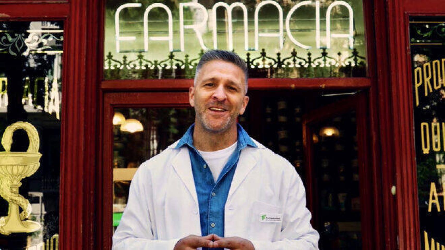 El actor Miguel Ángel Garzón (Quique en Farmacia de Guardia) en la reciente campaña promocional del sector farmacéutico