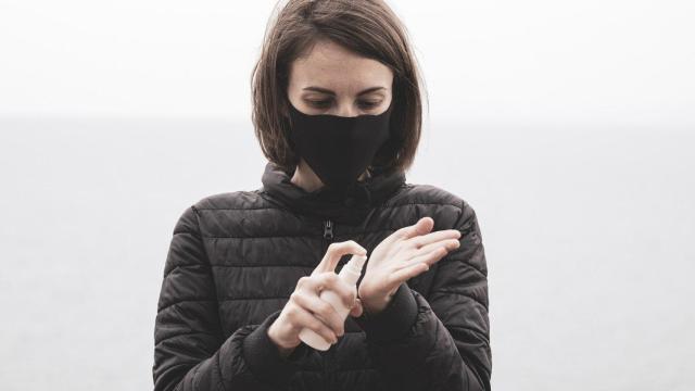 coronavirus mascarilla gel