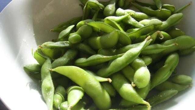 Edamame, una buena fuente de proteína vegetal.