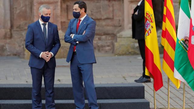 El presidente de la Junta, Juanma Moreno, y el lehendakari, Íñigo Urkullu, en la última Conferencia de Presidentes.
