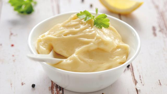 Deliciosas recetas caseras de salsa de ajo o alioli