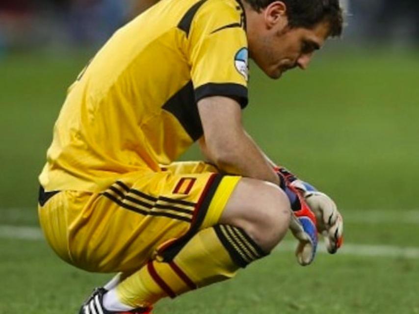 Iker Casillas durante un partido con la selección