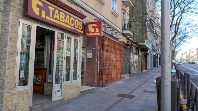 Fachada de un estanco.