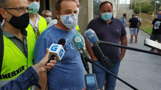 José Antonio Zan a su salida de reunión con Liberty House.