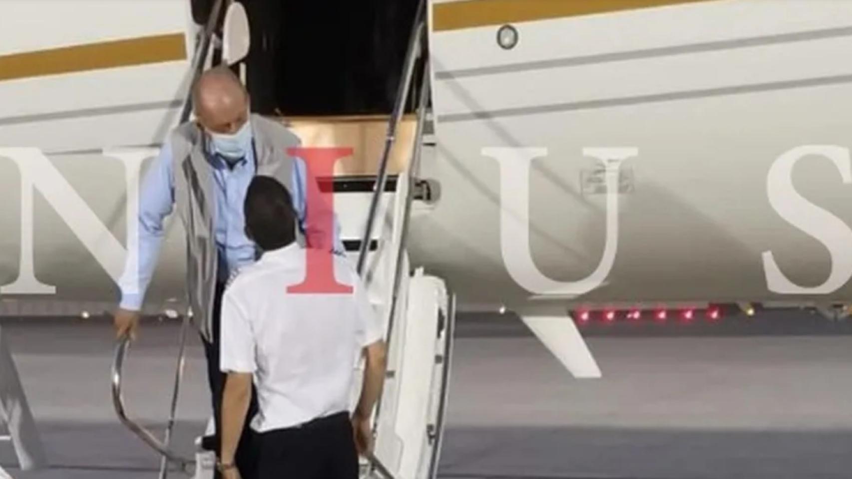 La imagen que sitúa al rey emérito en el aeropuerto de Abu Dabi.