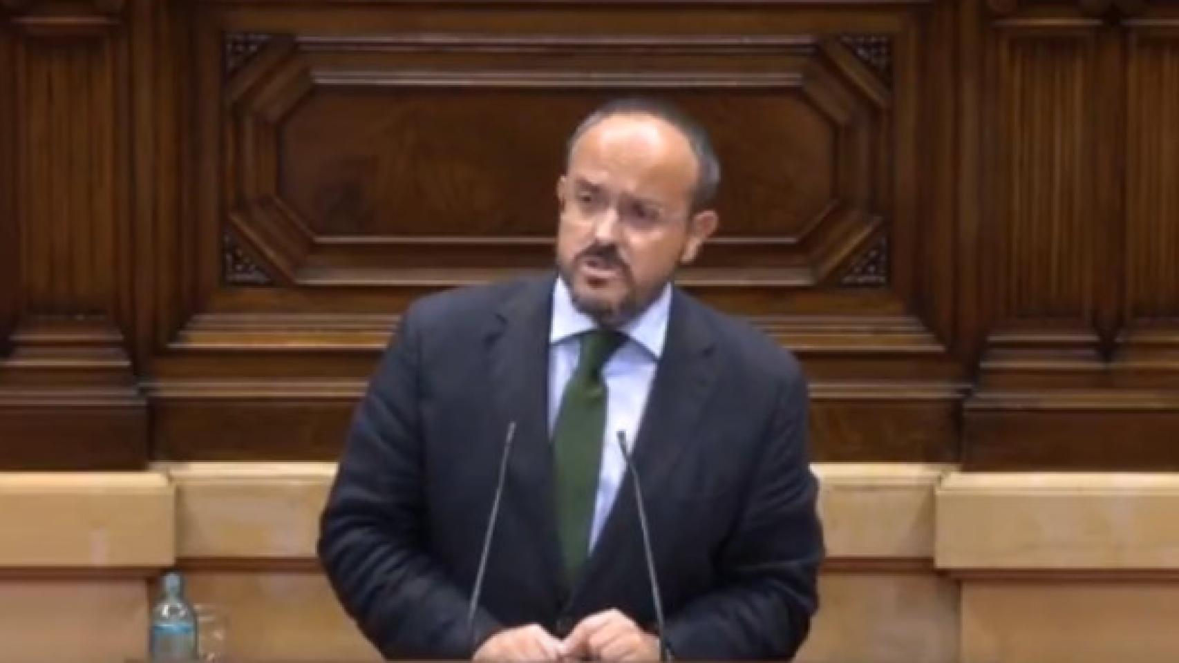 Alejandro Fernadez durante su intervención en el Parlament.
