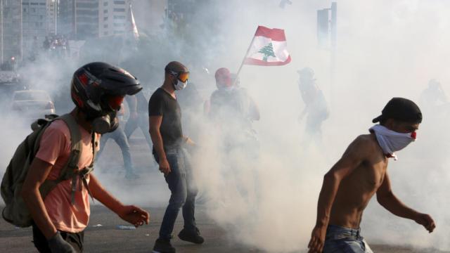 Imágenes de manifestantes.