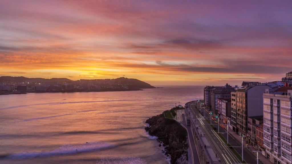 Atardecer en el Paseo Marítimo de A Coruña.