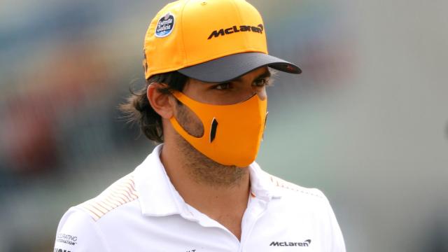 Carlos Sainz durante una comparecencia