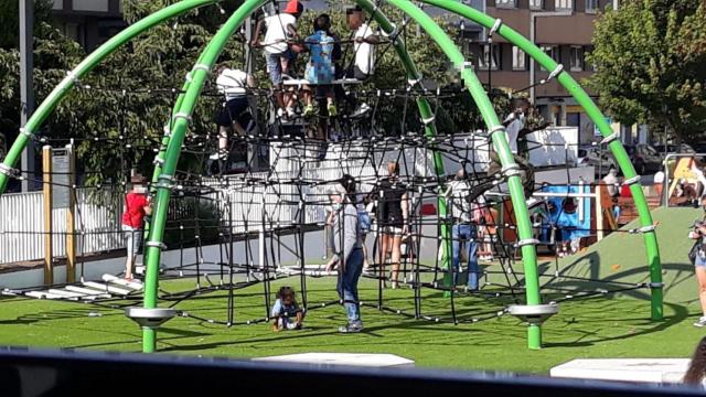 Los bomberos de A Coruña se desplazan al parque de As Conchiñas para socorrer a un menor