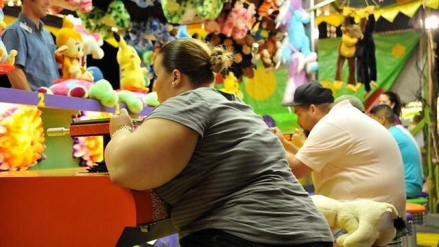 Una mujer con obesidad.