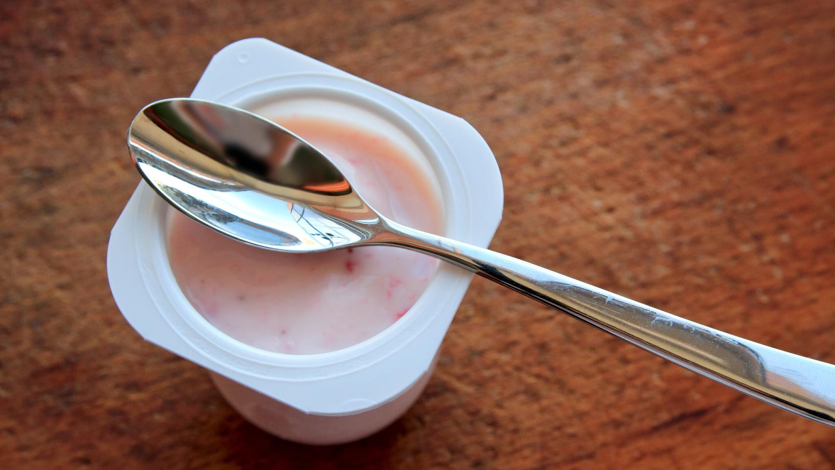 Yogur entero.