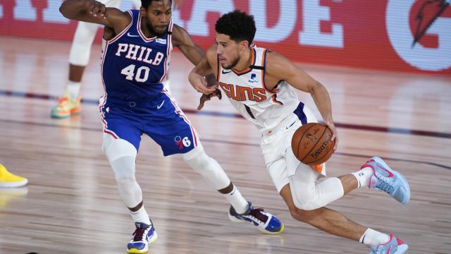 Devin Booker, contra los Sixers