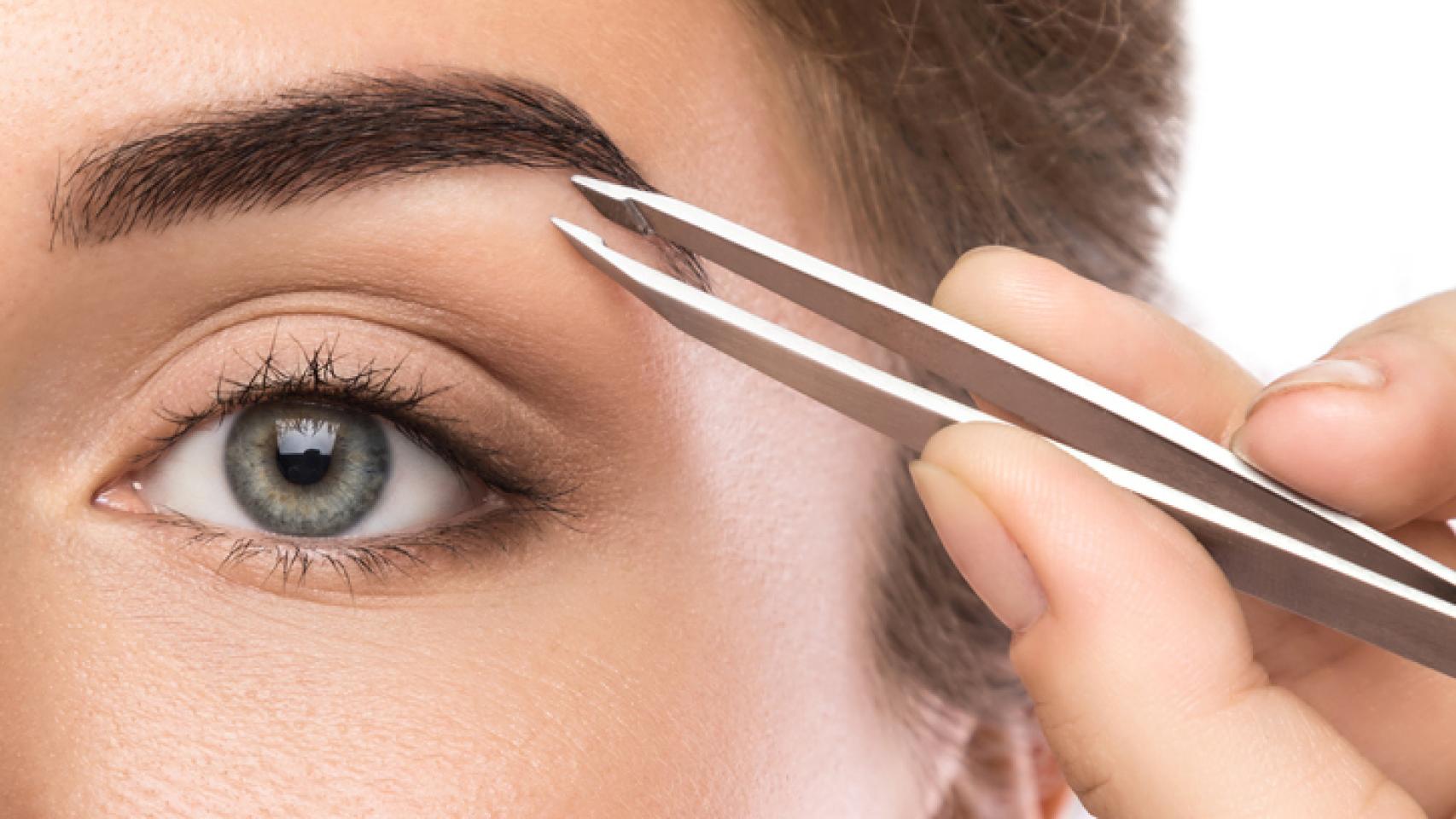 Trucos para disimular cejas mal depiladas