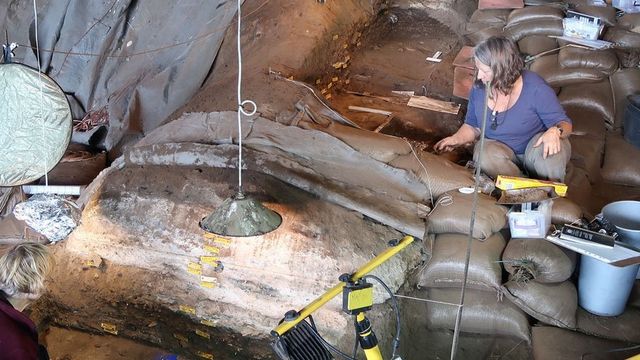 Los humanos usaban lechos de hierba y ceniza hace 200.000 años.