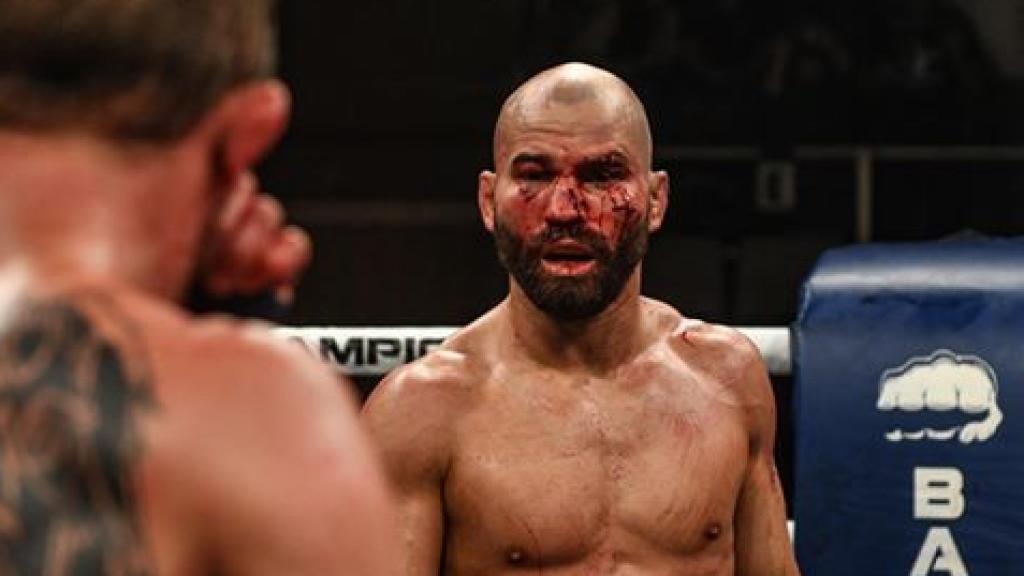 Combate de boxeo a manos desnudas. Instagram (@bareknucklefc)