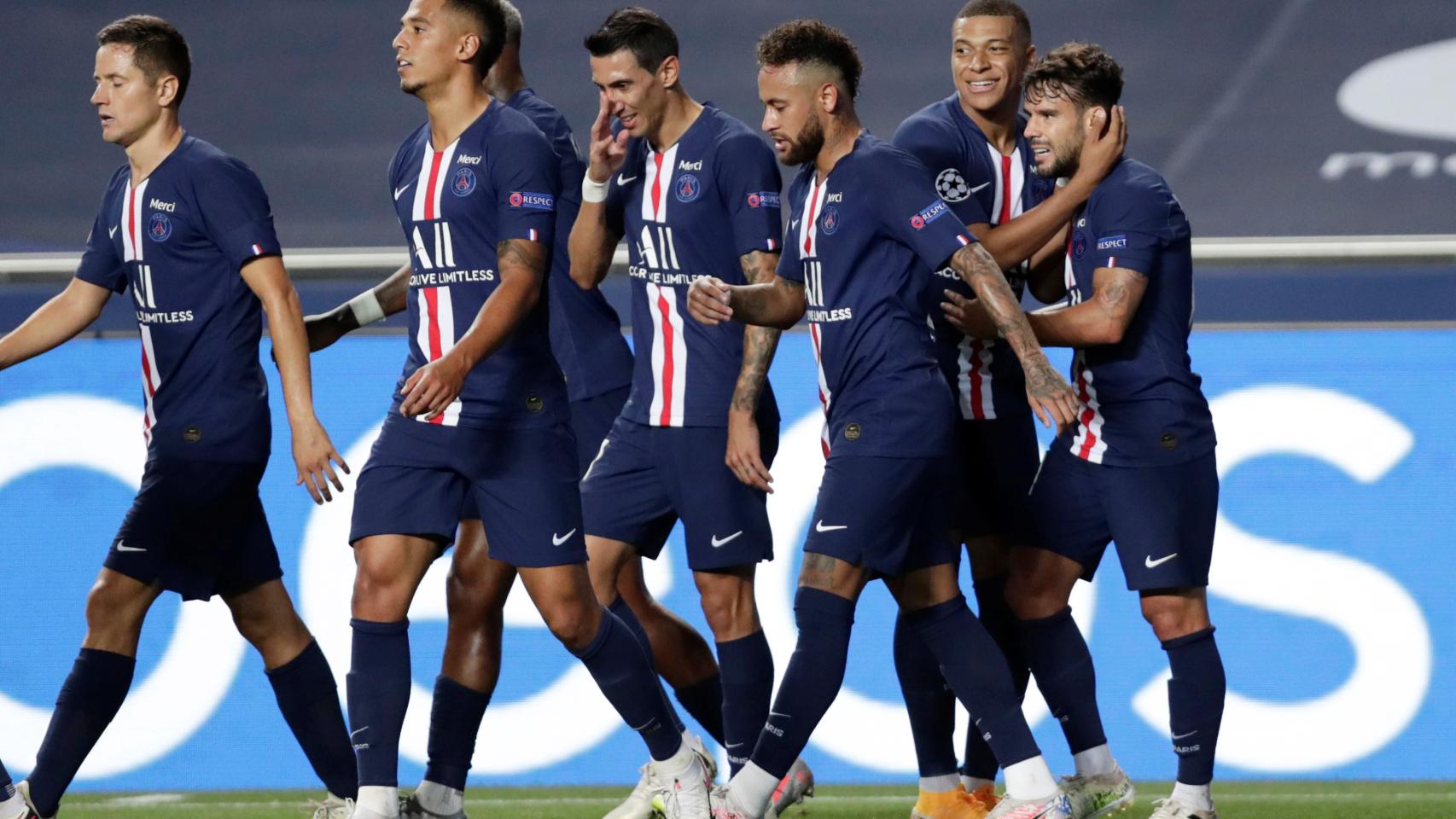 Mbappé felicita a Bernat por su gol en las semifinales de la Champions League