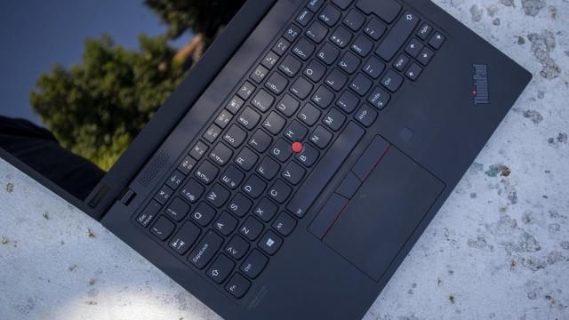 ThinkPad X1 Carbon.