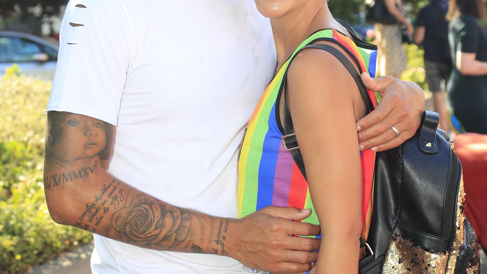 Imágenes del día: el desnudo de Tamara Gorro y Ezequiel Garay que ha revolucionado Instagram