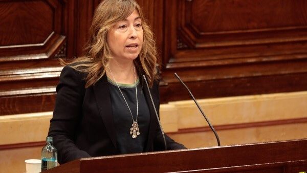 La diputada del PSC en el Parlament Beatriz Silva en un pleno de junio.