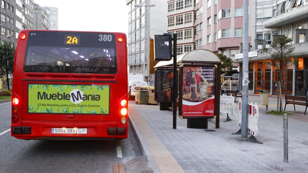 Imagen de archivo de una parada de bus
