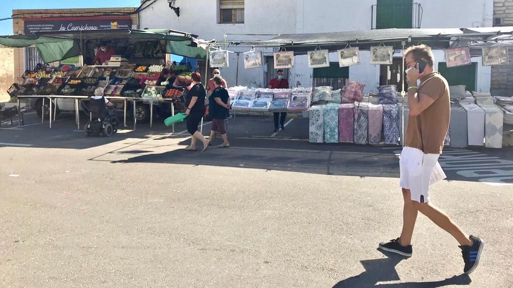 Inicio de la calle, en la plaza del pueblo, donde la vecina fue apaleada.