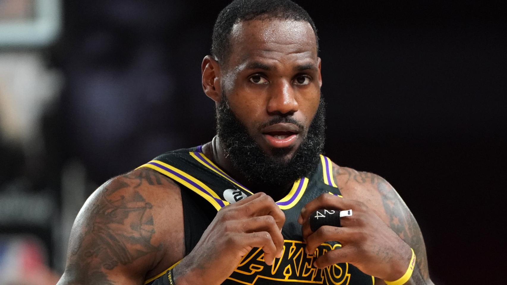 Lebron James en su partido con los Lakers