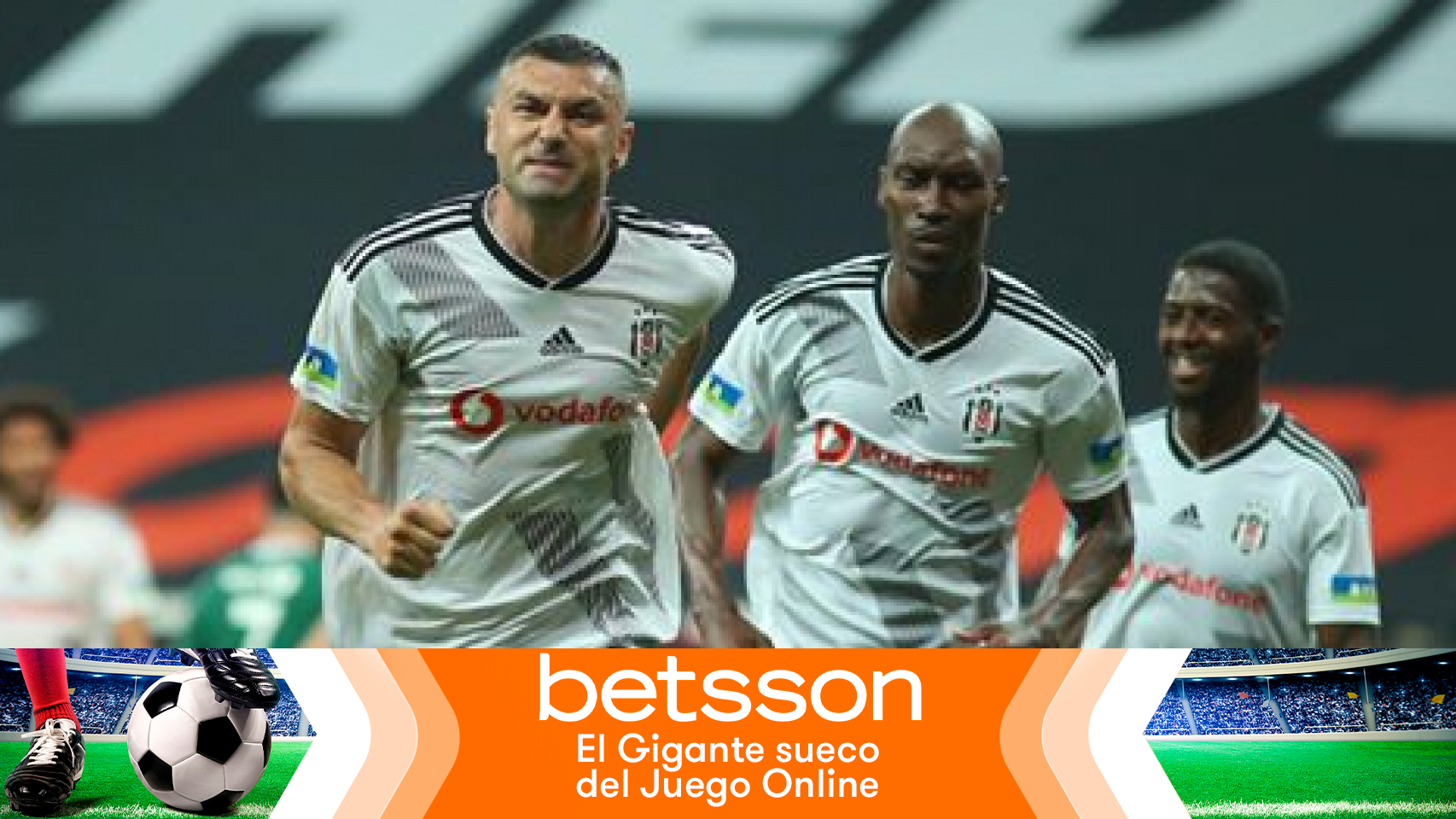 Los jugadores del Besiktas celebran un gol