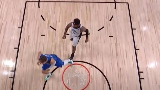 El pisotón de Marcus Morris a Doncic en su tobillo maltrecho