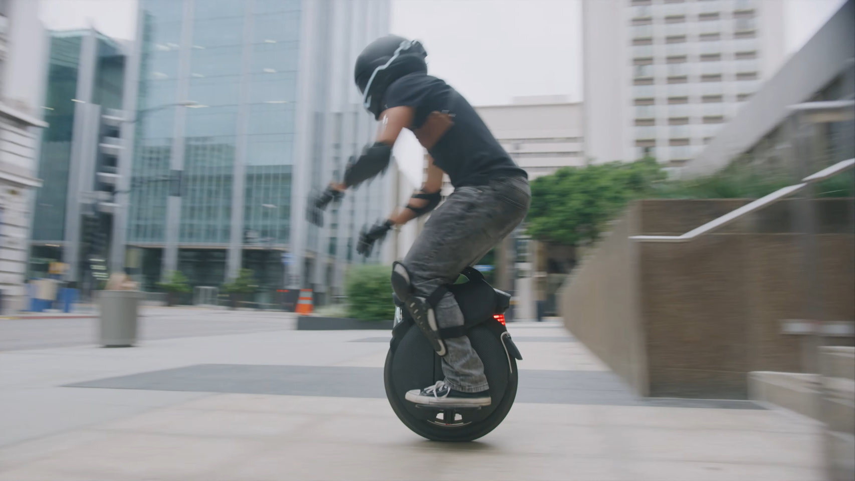 InMotion V11