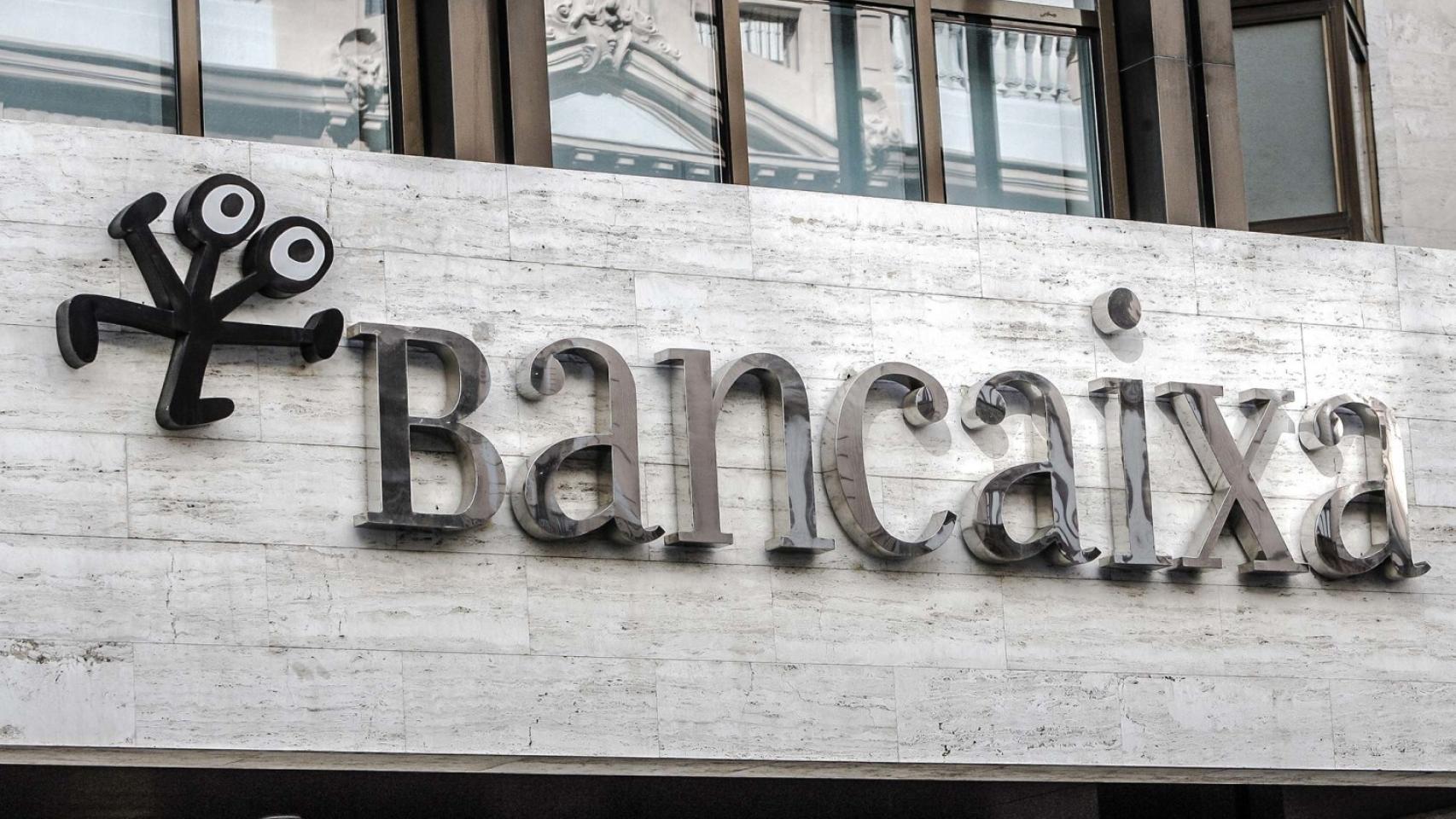 Logo de Bancaixa en la sede de la extinta Bancaja. EE