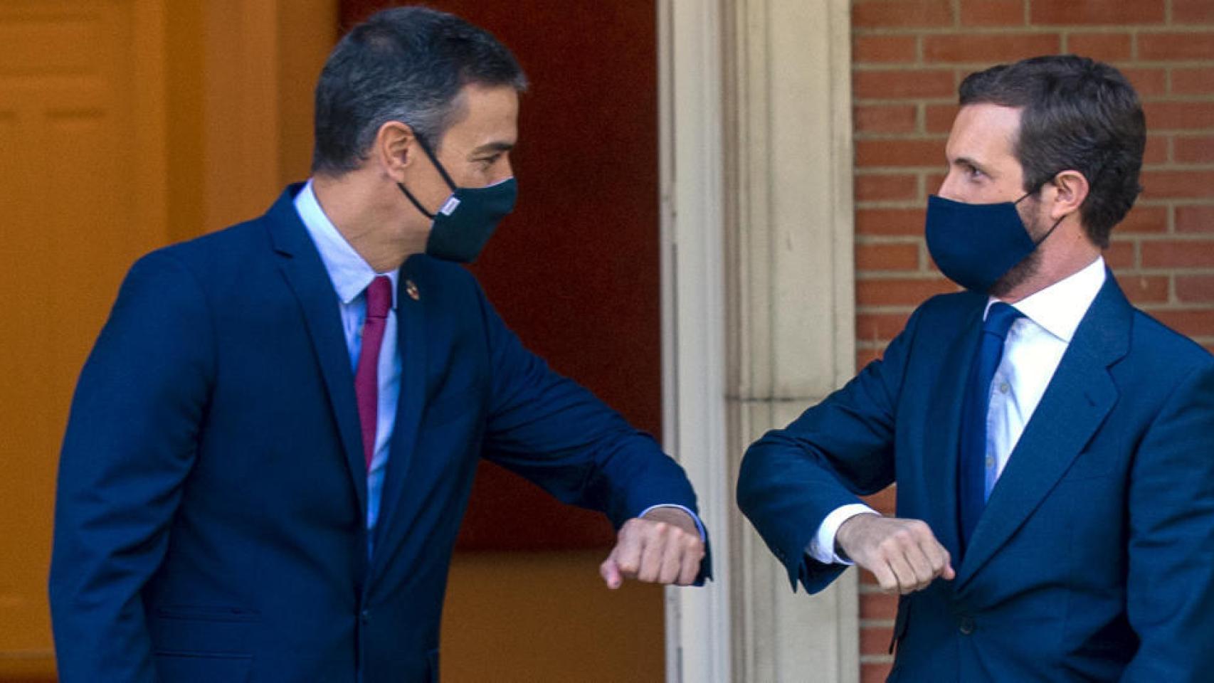 El presidente del Gobierno, Pedro Sánchez, y el líder de la oposición, Pablo Casado.