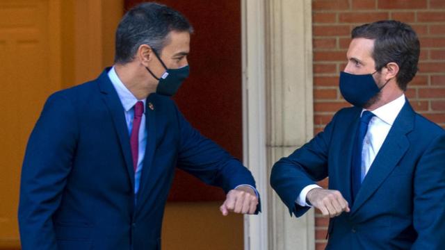 El presidente del Gobierno, Pedro Sánchez, y el líder de la oposición, Pablo Casado.