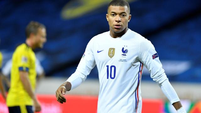 Mbappé durante un partido de la selección de Francia