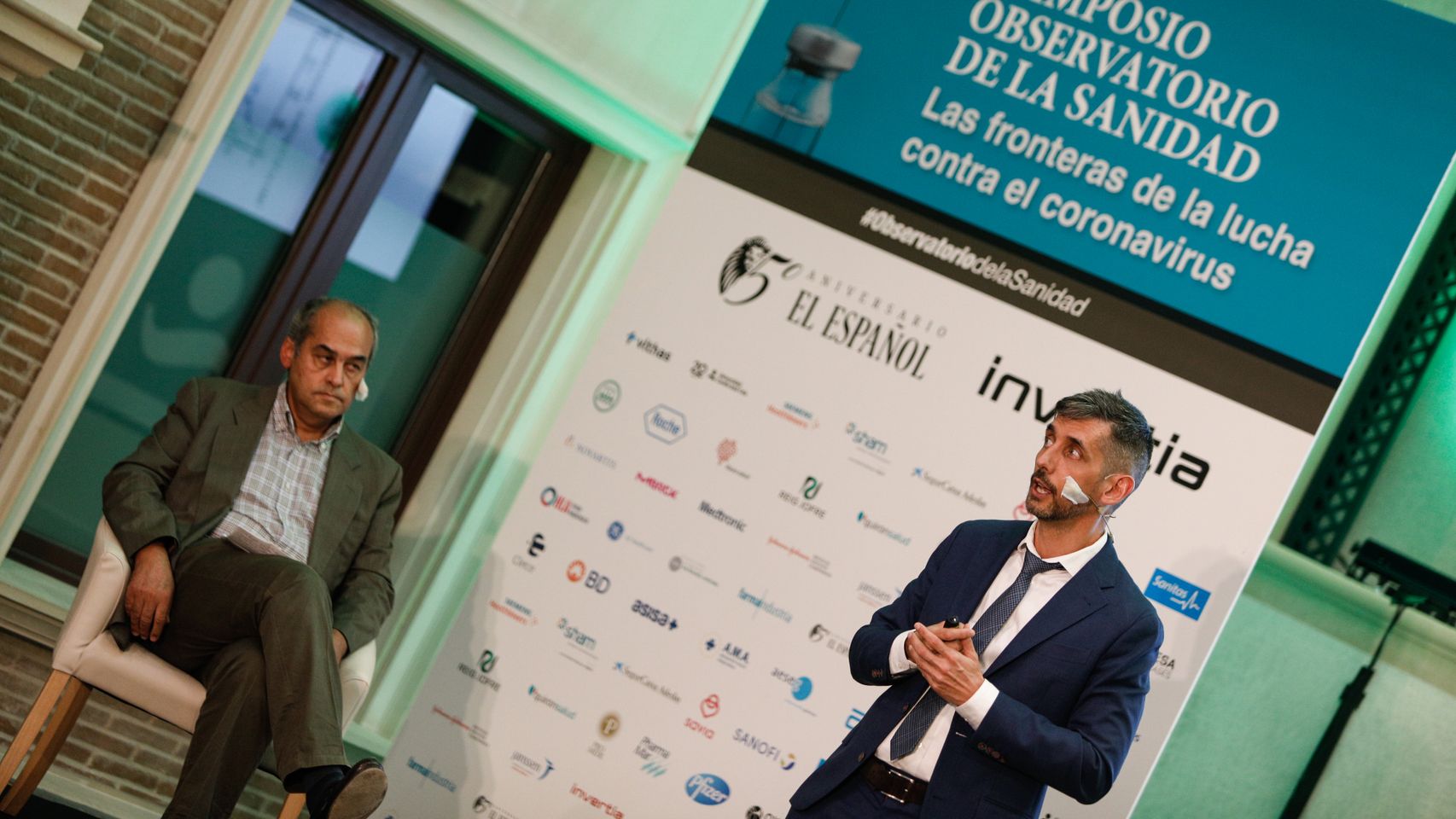 Benito Almirante, jefe de Enfermedades Infecciosas del Hospital Vall d'Hebron, y Eduardo López-Collazo, director científico del Instituto de Investigación Hospital Universitario La Paz (Idipaz).