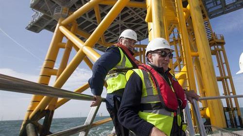 Ignacio Galán en un parque eólico marino de Iberdrola.