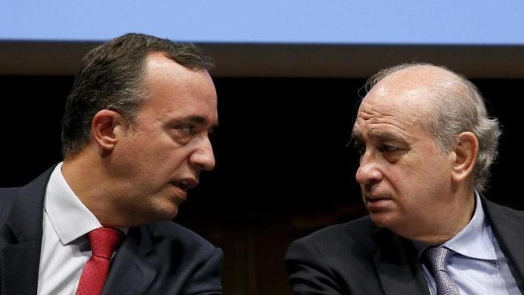 El exministro Fernández Díaz y su antigua mano derecha, Francisco Martínez.