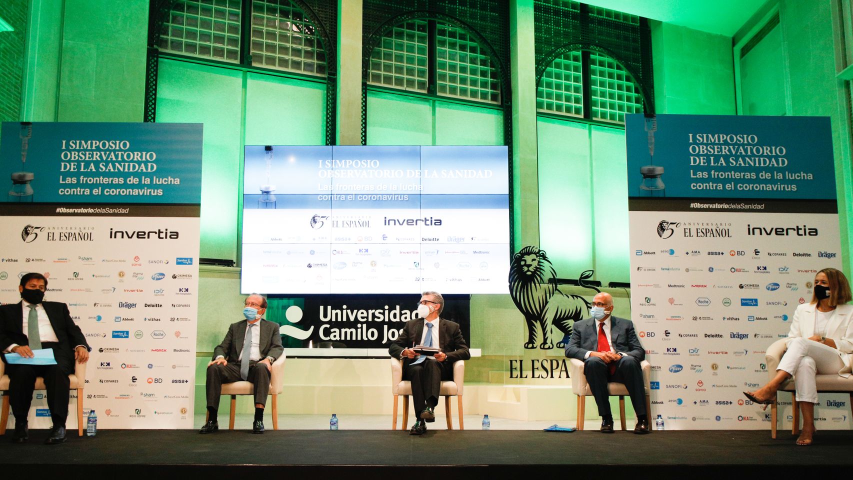 Raúl Diaz-Varela (presidente de Aeseg), José María Fernández Sousa-Faro (presidente de PharmaMar), Jorge Bagán (socio responsable de la Industria de Life Sciences y HealthCare en Deloitte España), Federico Plaza (director de Government Affairs de Roche Farma en España) y Marta Moreno, directora de Relaciones Institucionales en España de Novartis.
