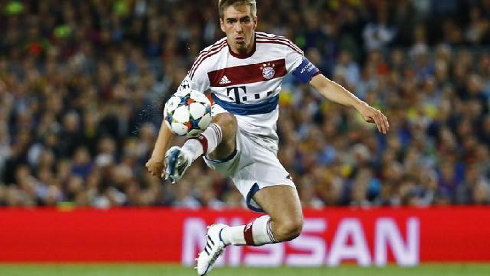 Lahm durante un partido con el Bayern
